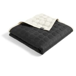 Hay Mega Dot Sprei 260x260 Cm, Zwart/Crèmekleurig