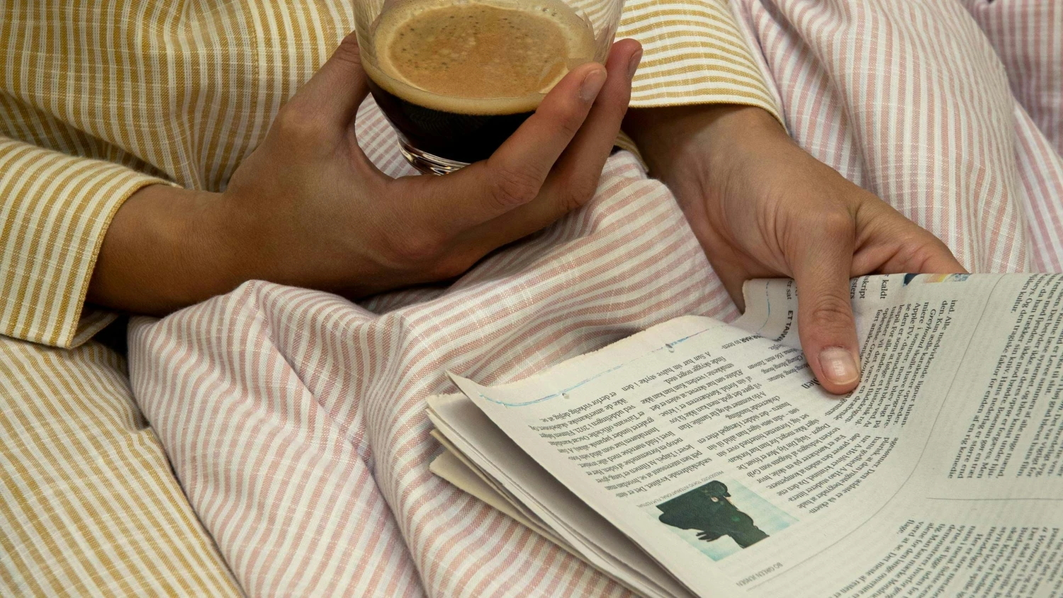 Juna Monochrome Lines Dekbedset 220x220 + 50x60 Cm, Roze - Image 2