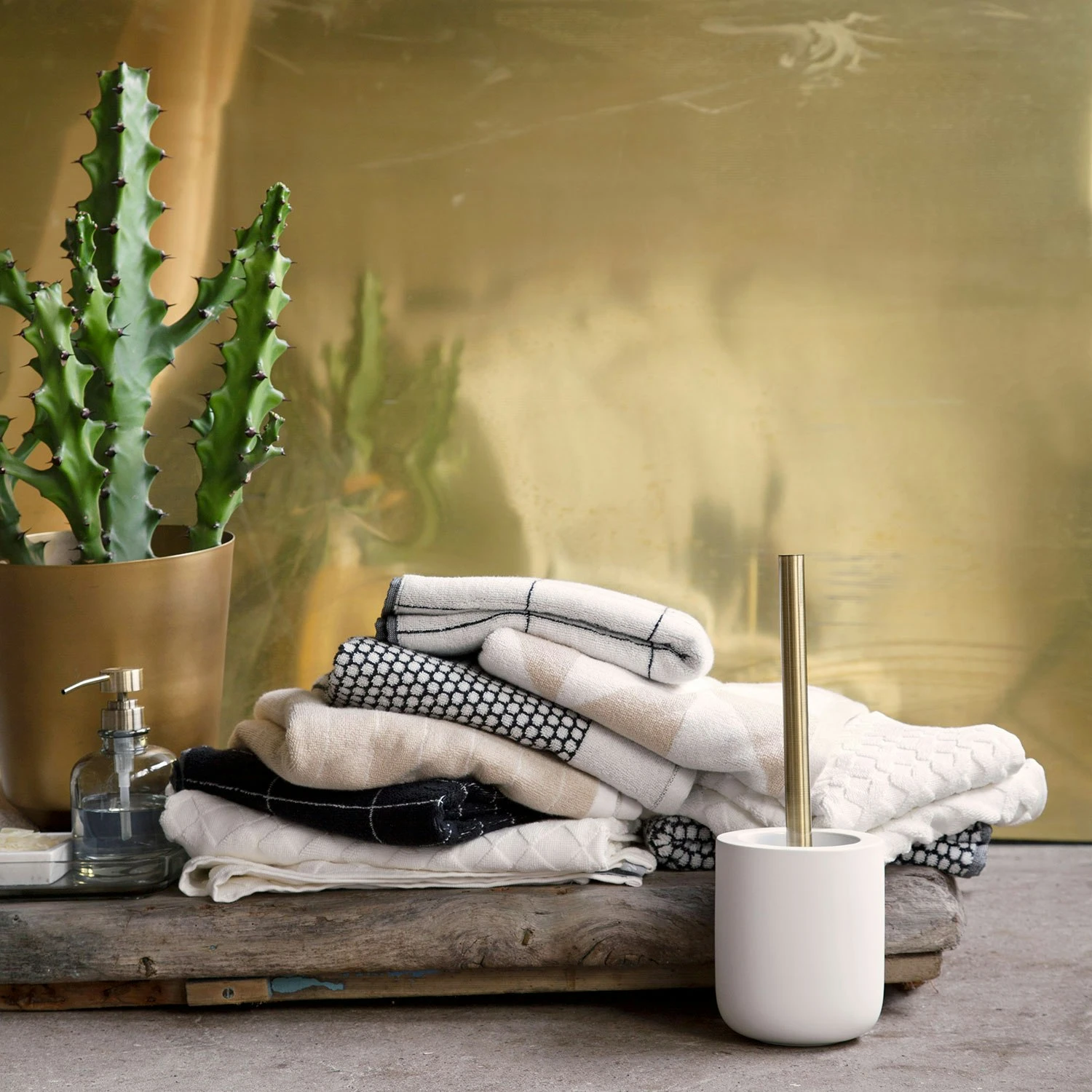 Mette Ditmer Grid Towel 50x100 Cm, Black/Off-White - Image 4