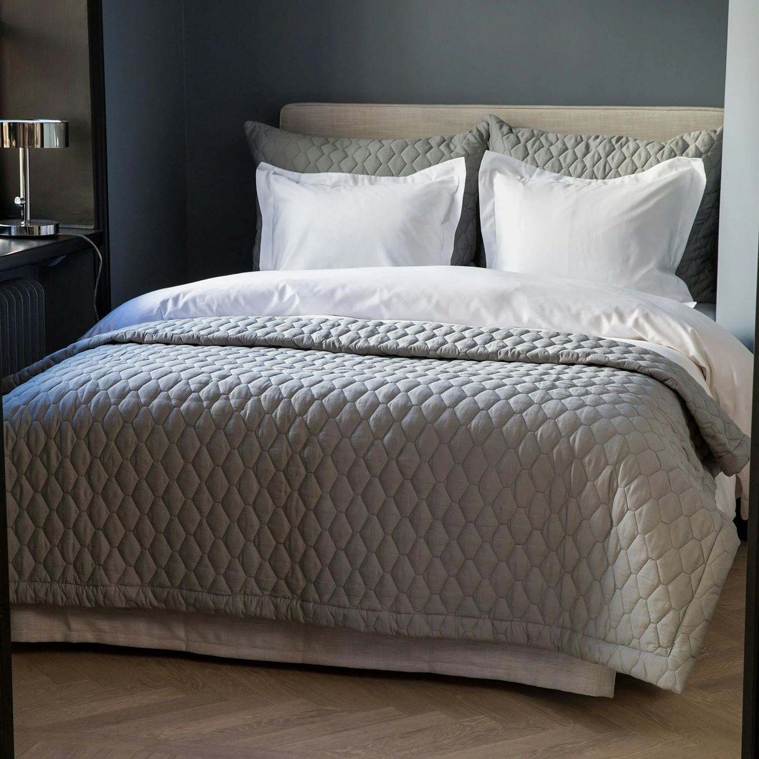 Mille Notti Bacio Bedspread 260x260cm, Grey - Image 2