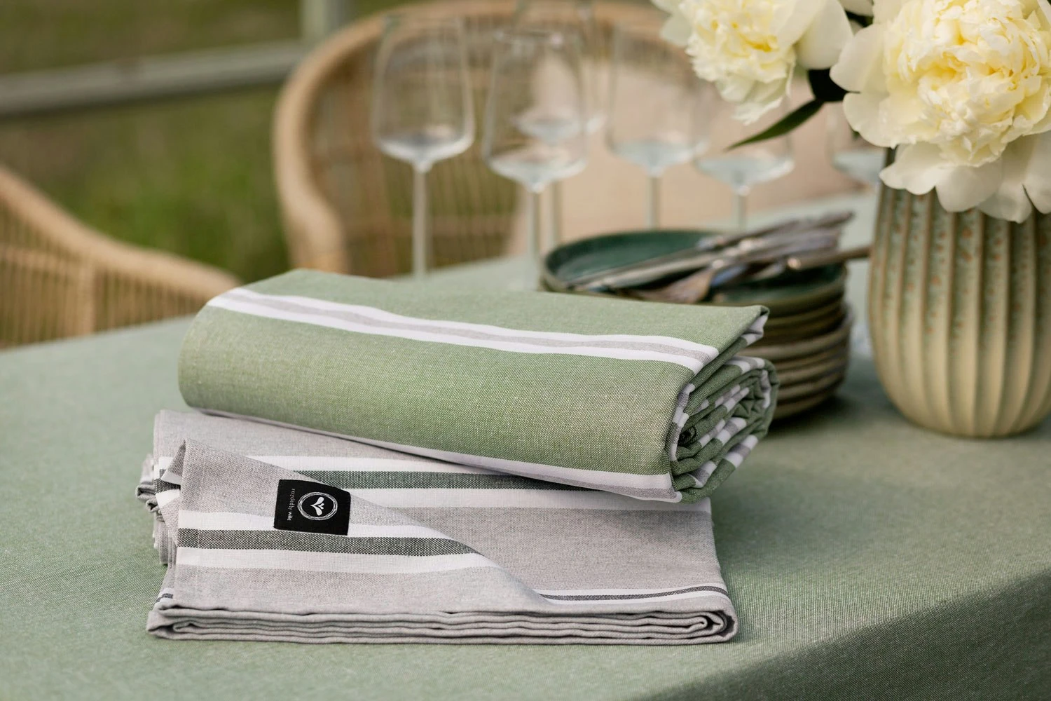 Svea Tafelkleed Behandeld 90x90 Cm, Grijs / Wit / Donkergrijs - Image 2