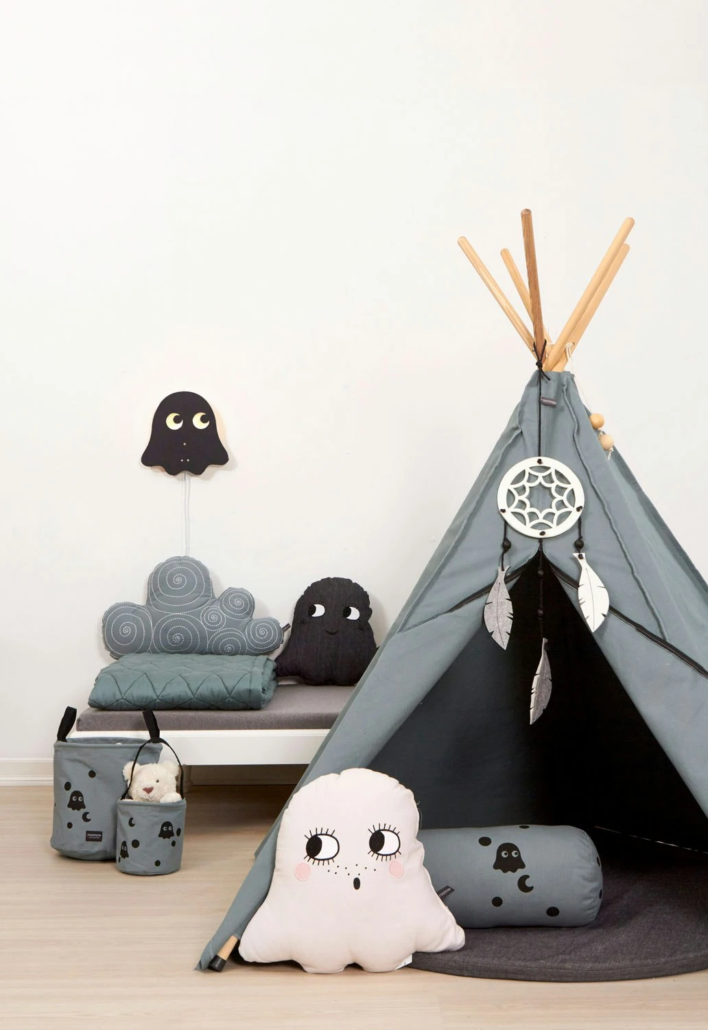 Roommate Ghost Cushion, Anthracite - Image 3